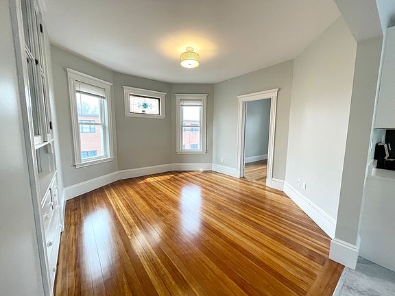 5th image of 159 Boston St Floor 3