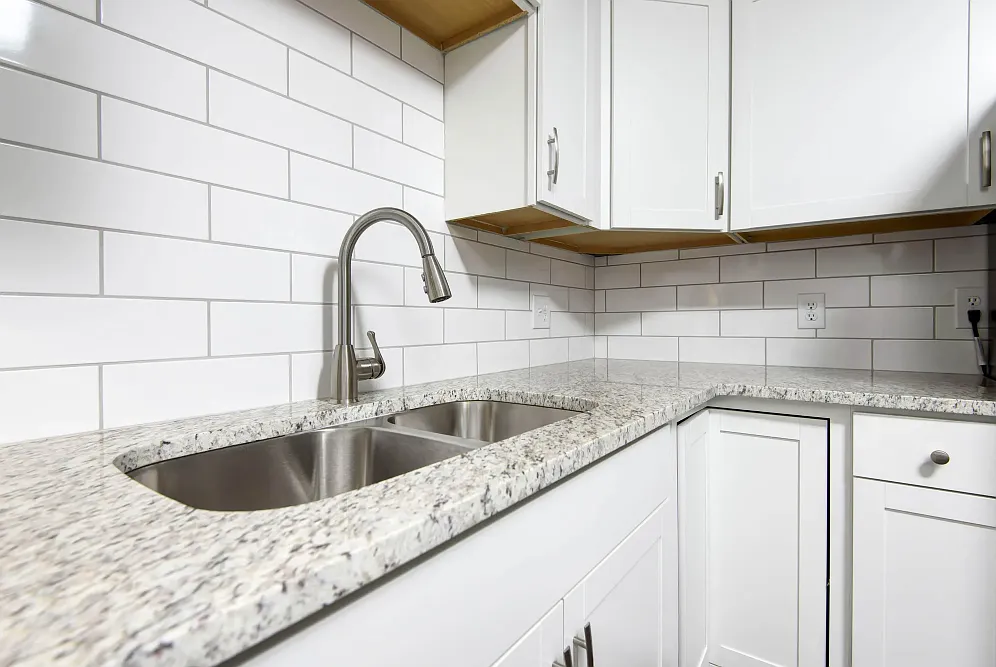 2 bed, 1.0 bath, 800 sqft, $900 — Photo 2