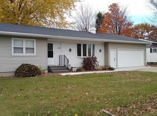 1016 S Lincoln Rd, Escanaba, MI 49829