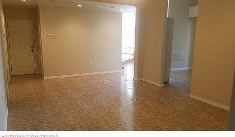 4th image of 1505 Lake Clay Dr