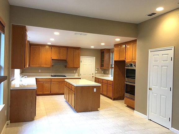 3rd image of 2942 Nelson Dr