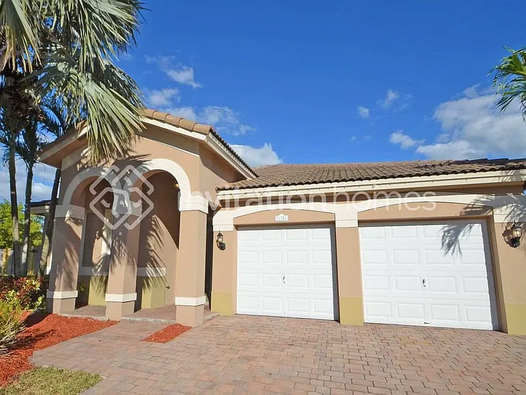 11783 SW 153rd Pl — Photo 1