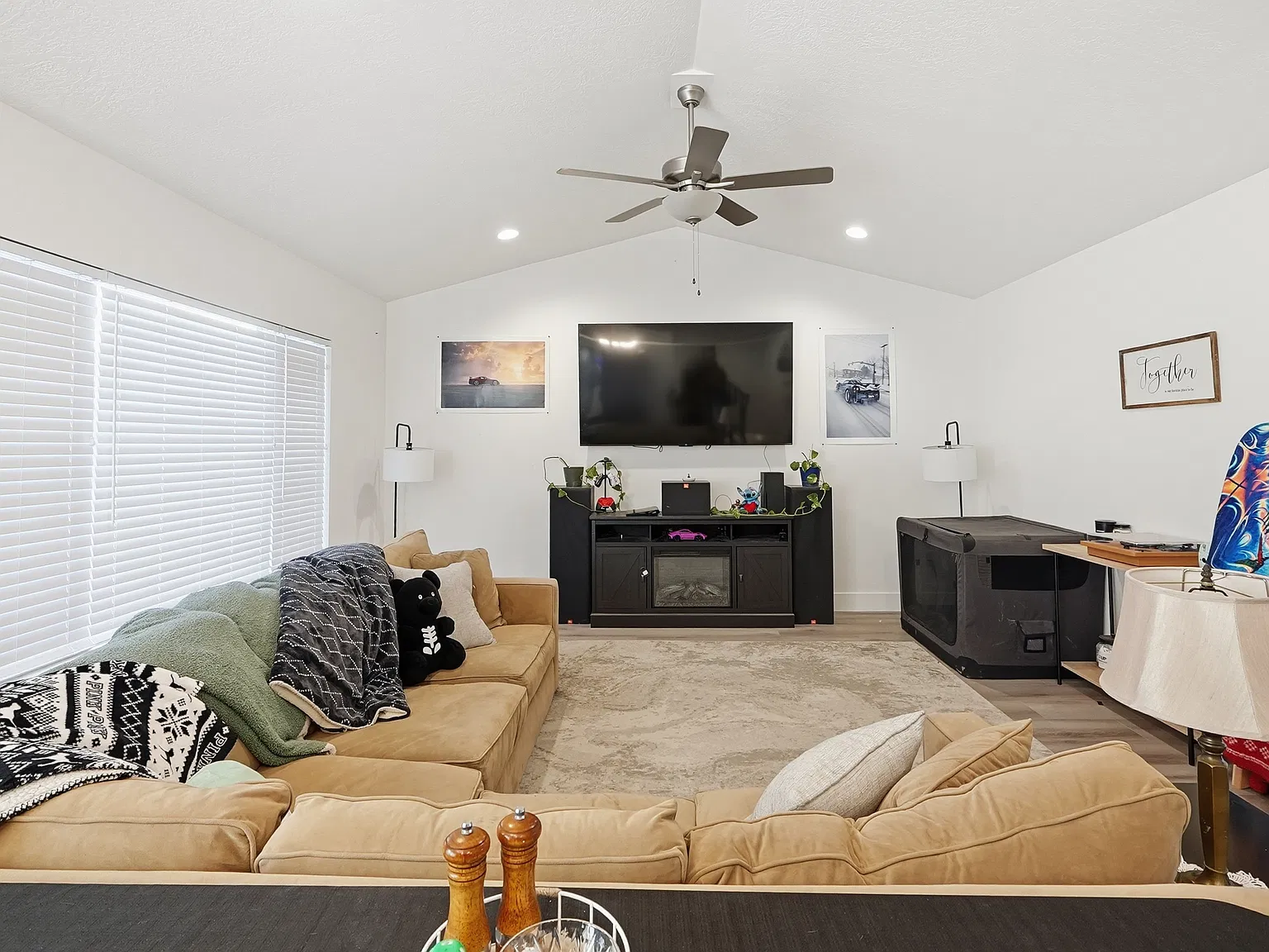 3 bed, 2500 sqft, $2,300 — Photo 3