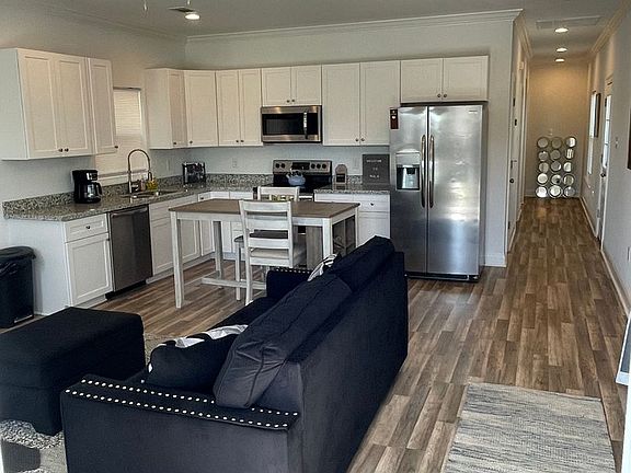 3rd image of 3912 Hamilton St #3912