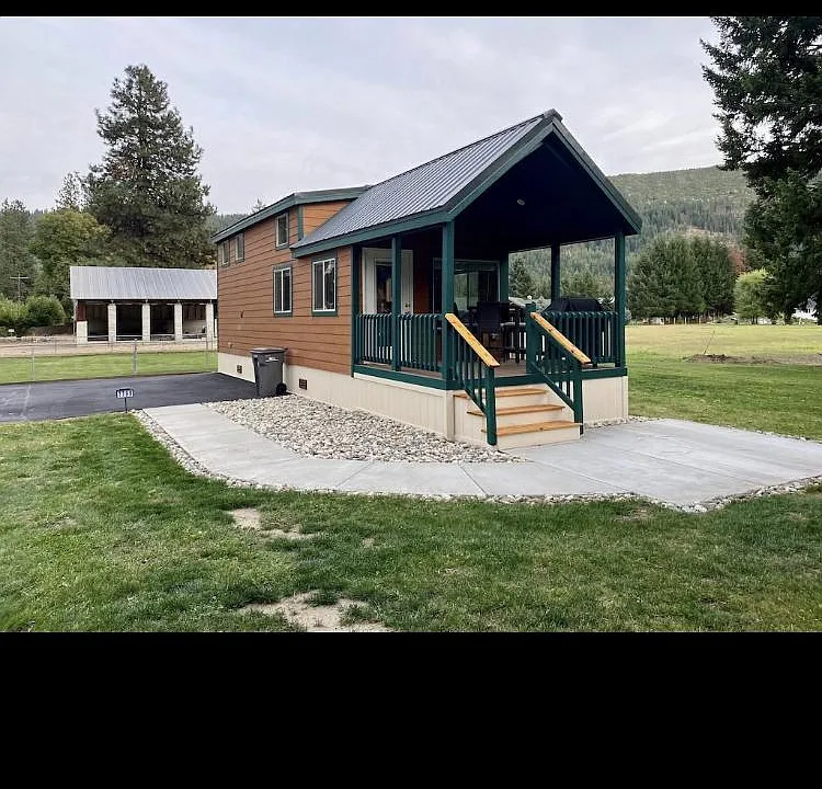7799 Icicle Rd