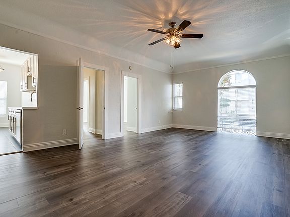4th image of 500 S Westmoreland Ave #3402894