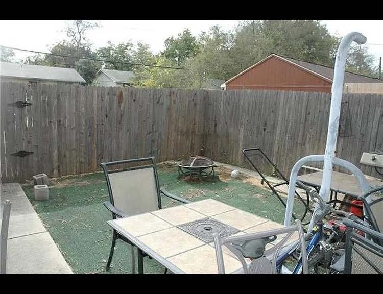 1128 Kathy Ln — Photo 9