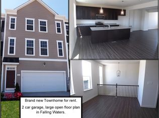 16 Stanford Ln, Falling Waters, WV 25419