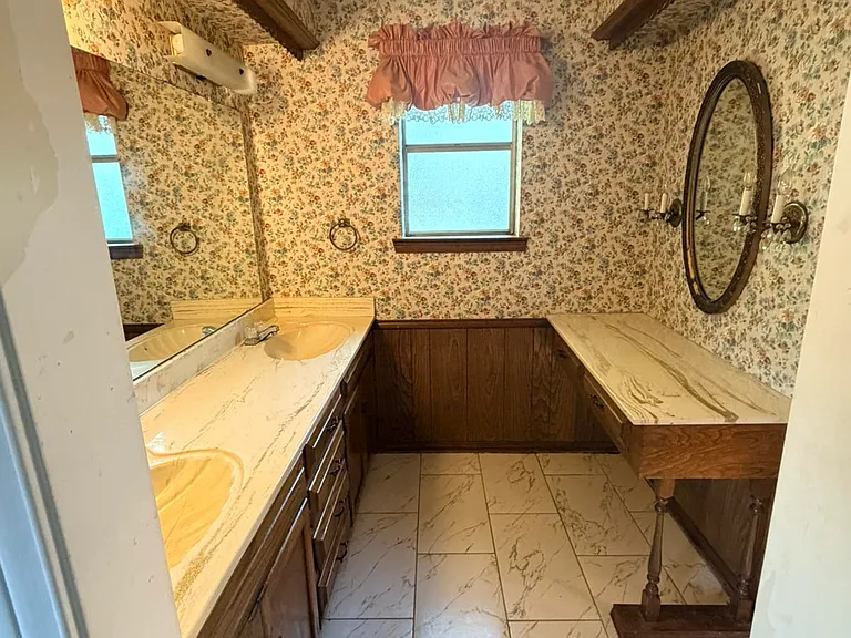 806 Hillsdale Dr — Photo 13