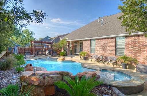 2nd image of 4404 Longthorpe Ct