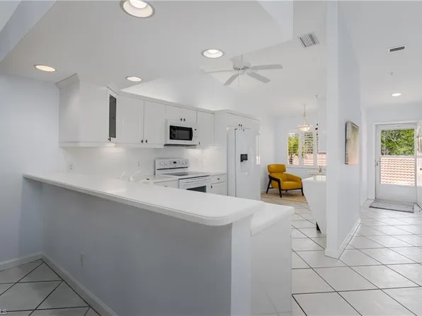 6660 Beach Resort DR #16, NAPLES, FL 34114