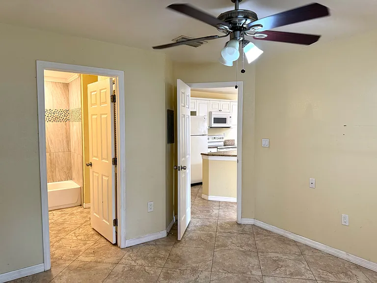 8647 Mallard Reserve Dr #102 — Photo 9