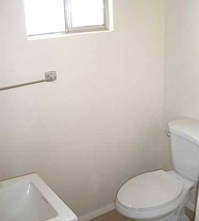 Bath/w shower in Casita