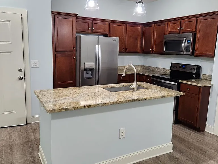 4021 Blackstone Dr #200 — Photo 4