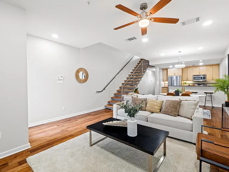 503 Swanee Dr #19 — Photo 2