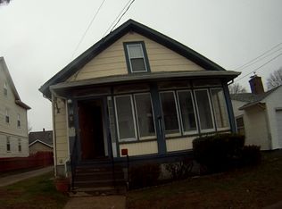 26 Benjamin St, Pawtucket, RI 02861