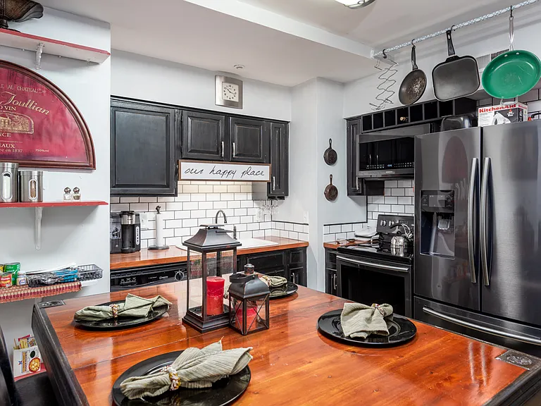 801 W McGee St #25 — Photo 8
