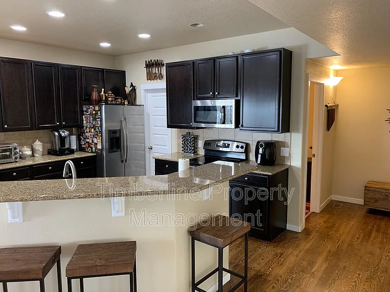 6421 Vickie Ln — Photo 3