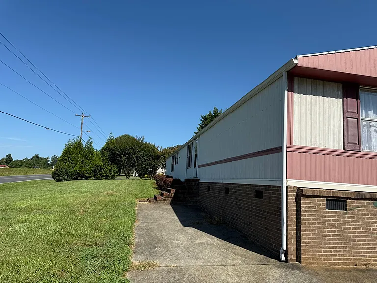 2471 Albany Dr — Photo 29