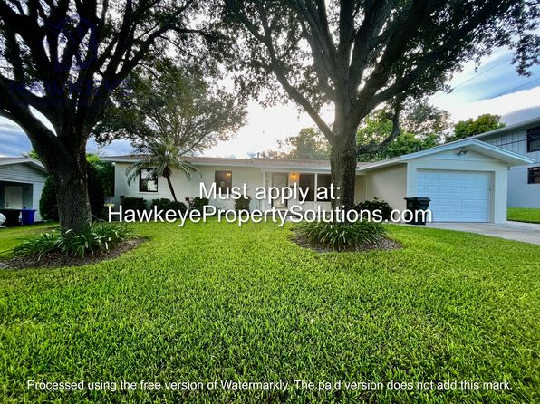 3205 Carleton Cir W