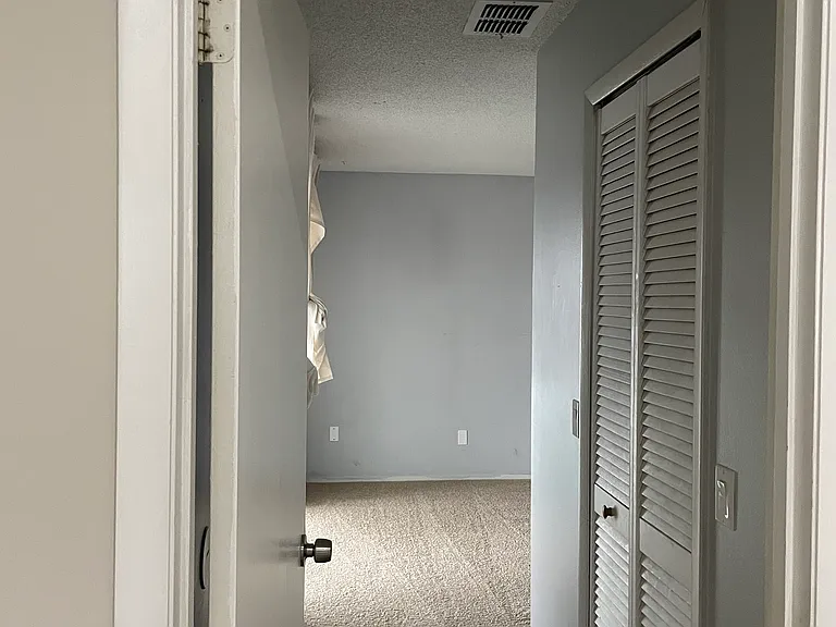 601 Ascot Cir — Photo 19