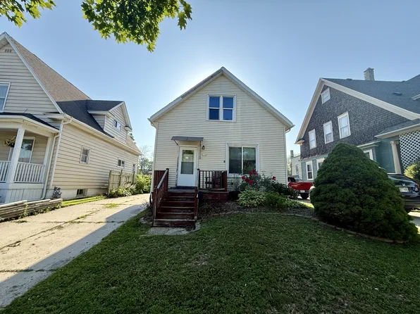 1126 S 17th St, Sheboygan, WI 53081