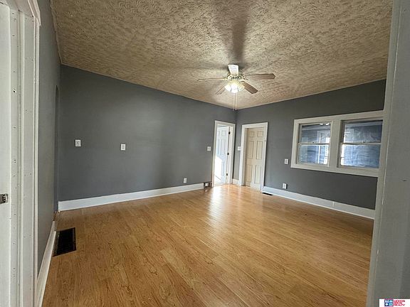 5th image of 310 Thayer St