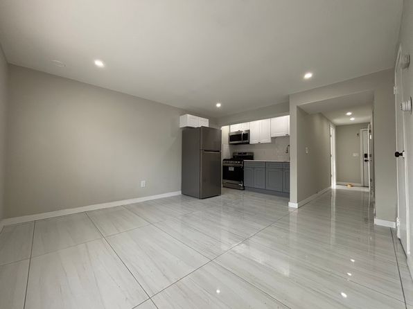 80-10 Chamberlain St #J10