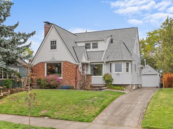 7017 NE Sacramento St, Portland, OR 97213