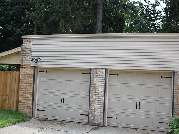 5th image of 546 Grant St