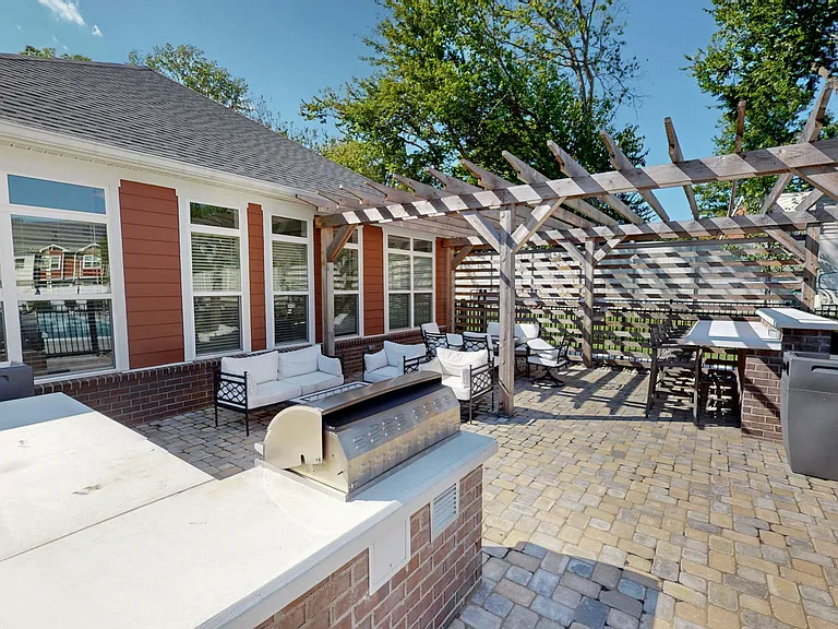 Bull Run Townhomes — Photo 10