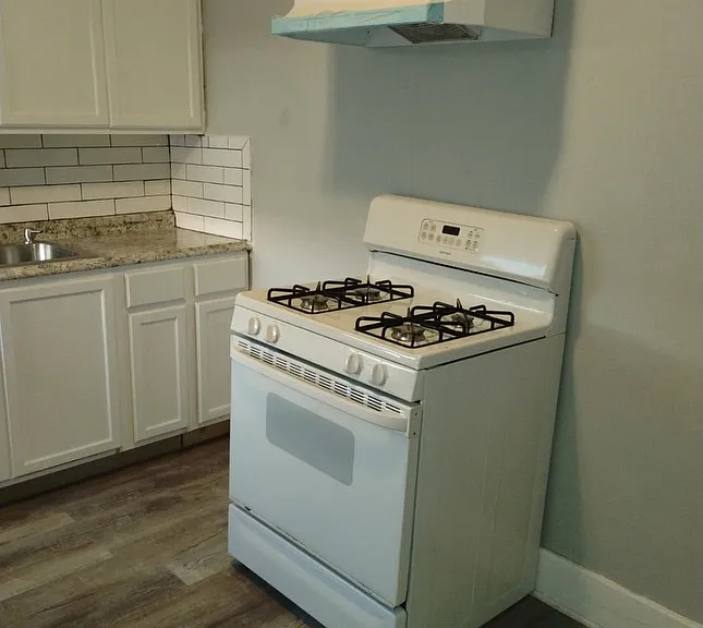 927 Magnolia Ave #3 — Photo 9