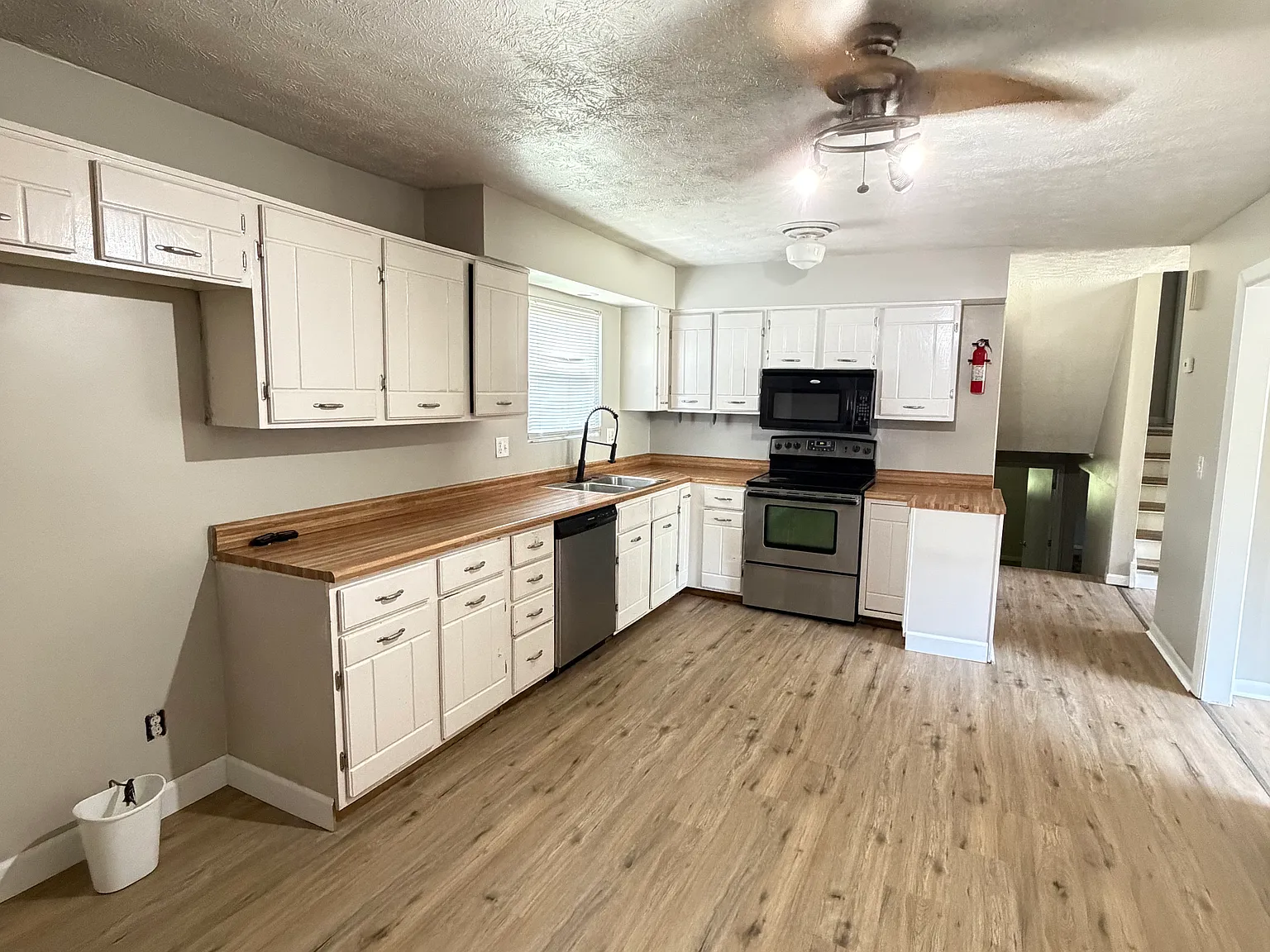 3 bed, 1750 sqft, $2,350 — Photo 2