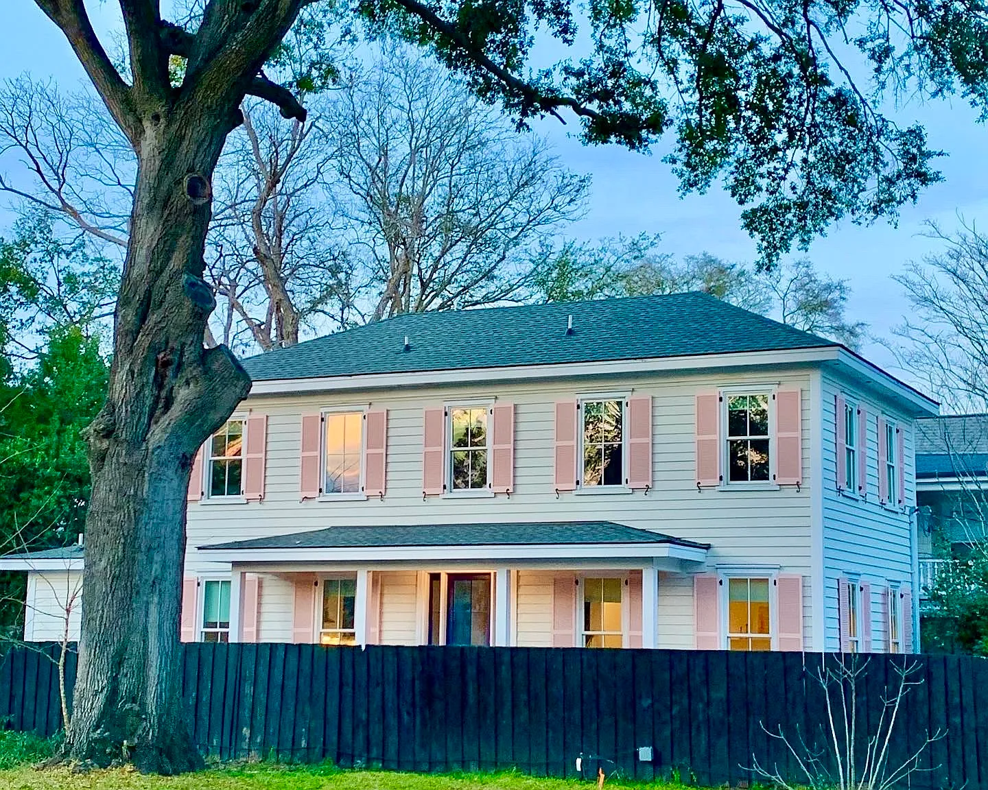 3 bed, 2.5 bath, 1860 sqft, $5,900 — Photo 1
