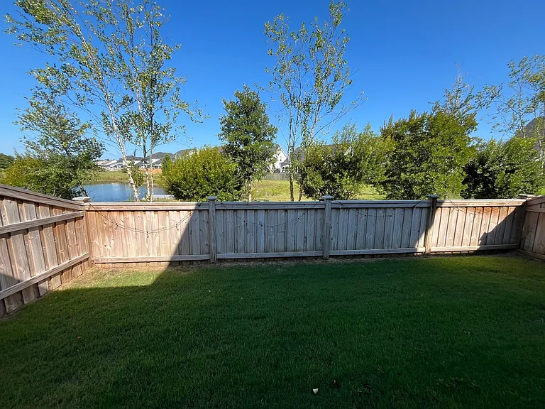 7404 Springwater Dr — Photo 35