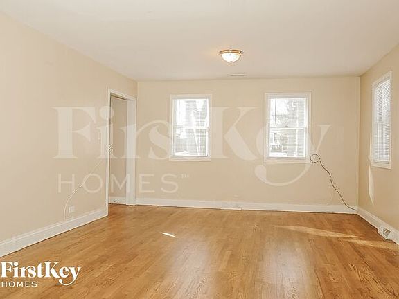 5th image of 3909 N Park St