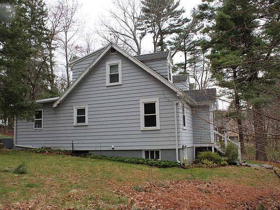 5th image of 782 Lowell St