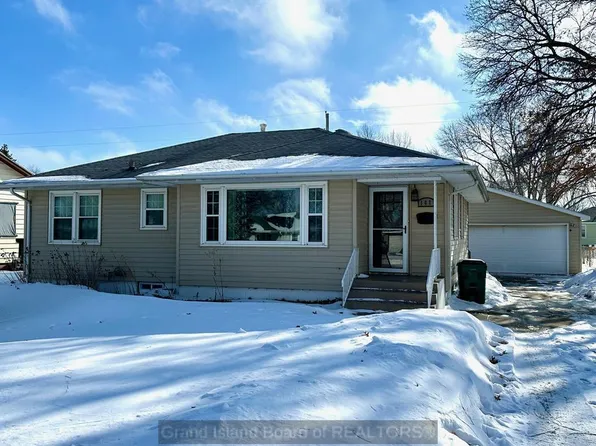 107 E 20th St, Grand Island, NE 68801