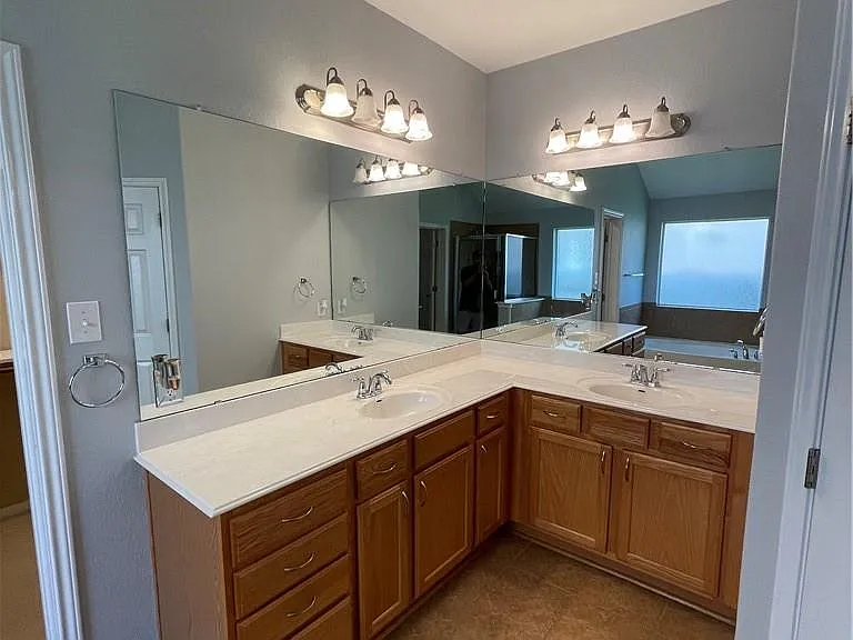 501 King Eider Ln — Photo 3