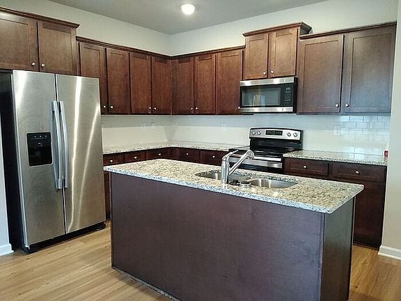 2nd image of 327 Rankin Cir