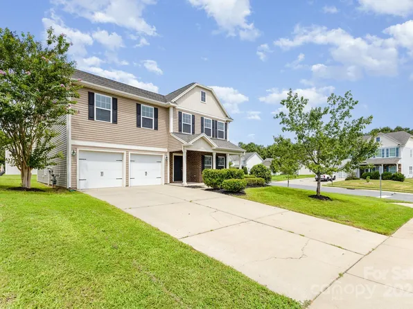 3225 Saddlebrook Dr, Midland, NC 28107