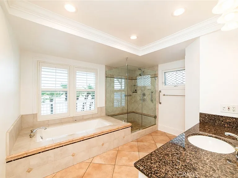 16832 Coral Cay Ln — Photo 49