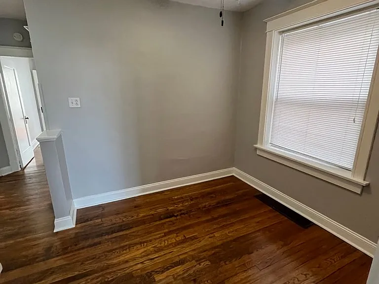 5000 Lindenwood Ave — Photo 4