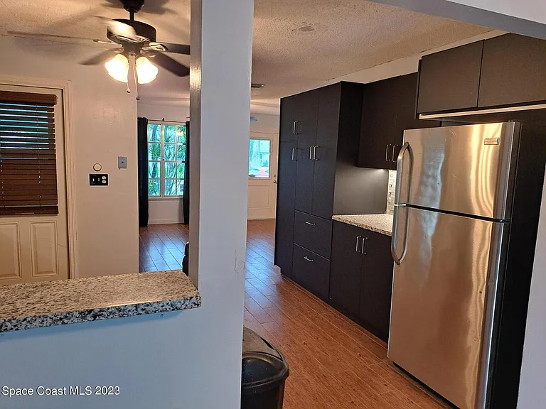 1311 Cindy Cir NE — Photo 6