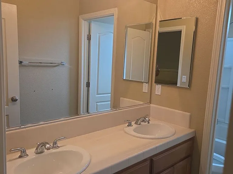 5220 Antiquity Cir — Photo 9