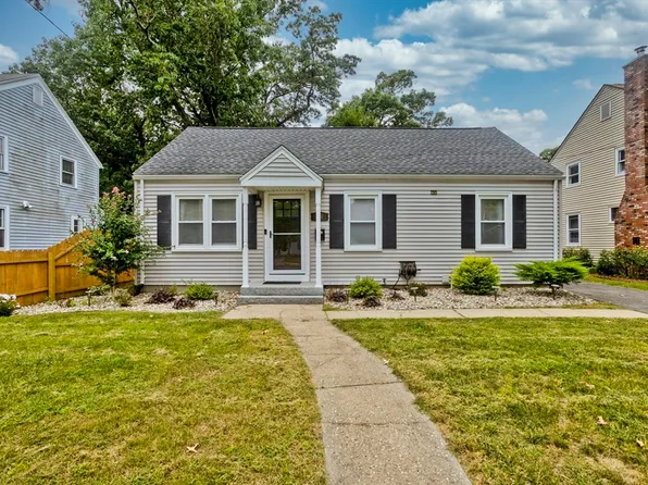 64 Harmon Ave, Springfield, MA 01118