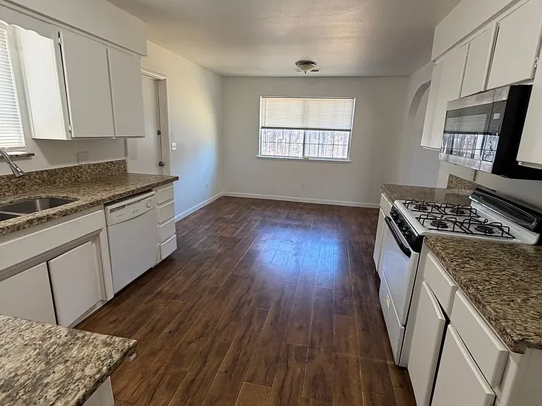 2944 S Linda Vista St — Photo 4