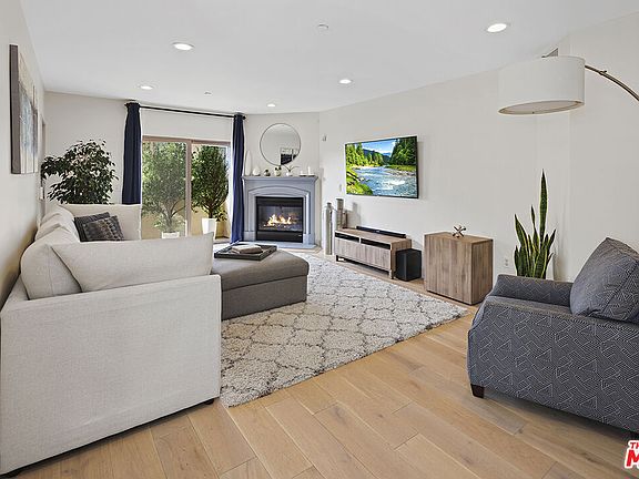 3rd image of 1409 Armacost Ave APT 201