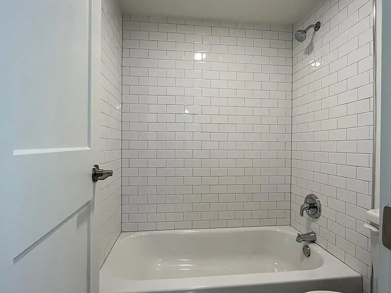 2255 Saint Charles Ave #203 — Photo 7