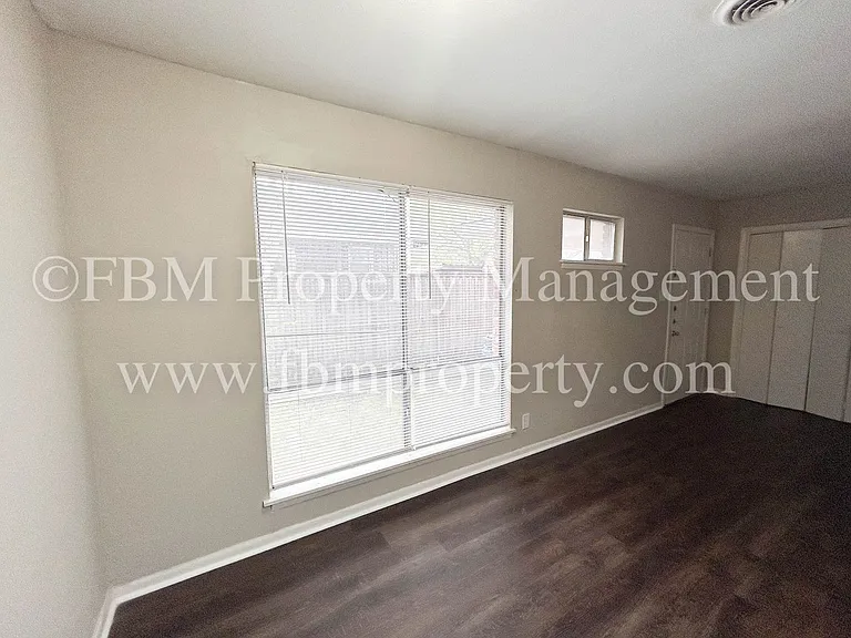 106 S Kaufman St #3 — Photo 6